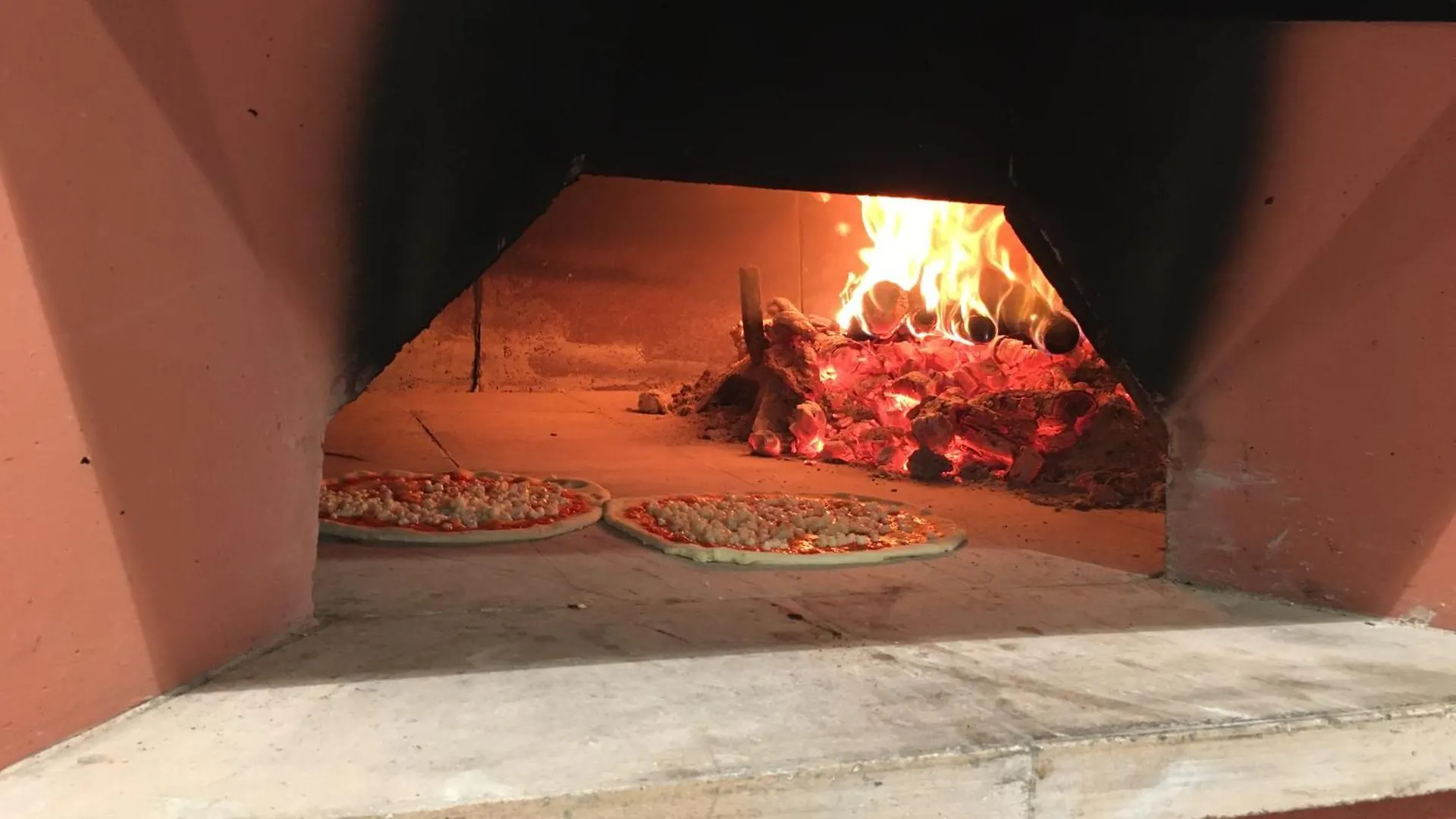 אתר קמפינג מוראברה Villaggio Camping Capo Ferrato
